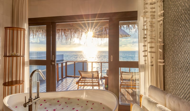 OZEN LIFE MAADHOO - Wind Villa with Pool - Bathtub